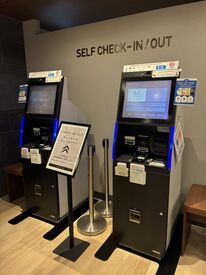 ＼ホテルでは珍しい◎／
髪型・髪色、ネイルは清潔感があれば自由♪
（お客様に不快感・威圧感を与えない範囲でお願いします！）