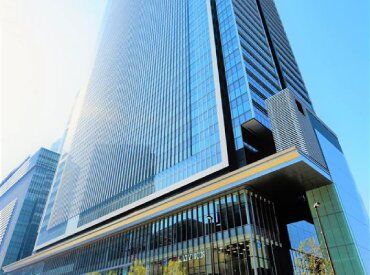 20～50代と幅広い年齢層のスタッフが多数活躍中！
分からないことがあっても聞きやすいので
安心してスタートできます！
