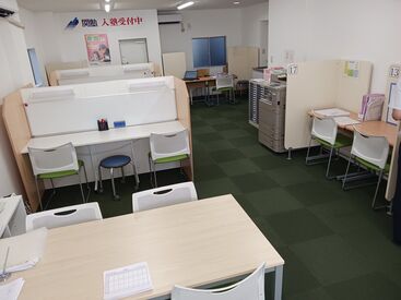 週1日1コマから勤務できるので、
学校やプライベートとも両立できる環境です◎