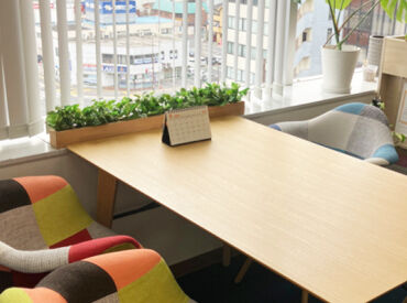 「子どもの体調不良でお休みしたい」
そんな時も柔軟に対応しています◎
子育て世代が多いので、急な予定変更にも理解十分♪