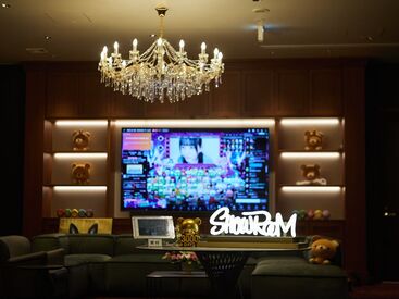 観るだけじゃない。創る側へ。
新しく一緒に働くスタッフを大募集!!
ご質問等ございましたら、お気軽にお申し付けください♪