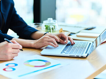 12人の社員・アルバイトで業務を行っています◎
少人数だからこそチーム一丸となって協力し合っています♪
※イメージ画像