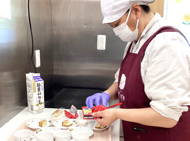 めいてつ保育ステーション布袋駅ぽっぽ園きた 0～2歳児対象で定員は19名の園です！
子どもたちの「おいしい！」が嬉しい♪
少しずつできることを増やしていきましょう♪