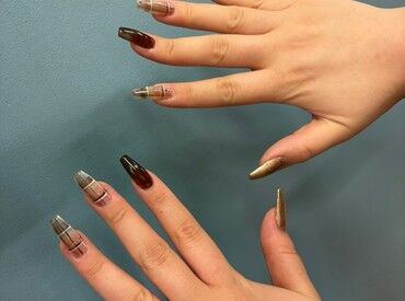 髪色やネイルなどオシャレは自由！自分らしくオシャレしながら働けるのも定着率の高いポイントです◎