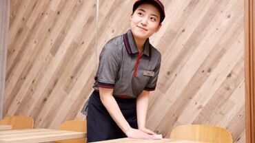 嬉しい社員割引あり！
ケンタッキーフライドチキンの商品が
おトクに購入できます！
家族とのお祝い事に買って帰ることも可能！