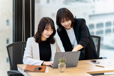 困ったときはすぐに相談できるあたたかな職場♪
先輩が優しくサポートしますので、未経験の方もご安心ください！