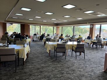 20～40代のスタッフさんも活躍中！
年齢層も幅広いのでどの世代の方でもなじみやすい◎
ゴルフ好きの趣味仲間も見つかるかも！？