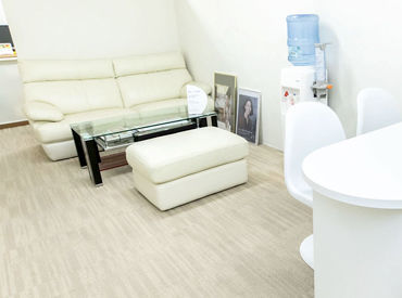 「平日夜だけ働きたい」そんな方、大歓迎！
学校やWワークとも両立できます♪