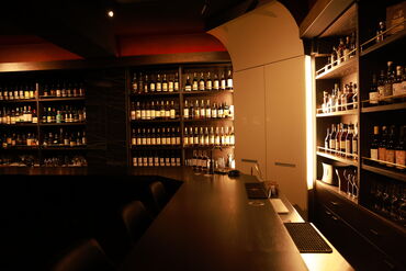 BAR K-LINE 世界で数百本限定のお酒など
珍しいお酒に出会えます♪