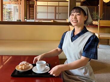 株式会社赤福 五十鈴茶屋 特別なスキルも必要ありませんので、
どなたでもお気軽に◎
ゆっくりと景色を見て頂きながらお菓子を食べて頂けます！