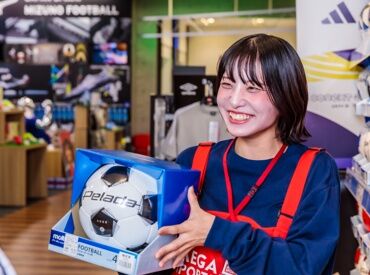 メガスポーツ出雲店 【612】 シューズやウェア、アウトドアアイテムなど、
お客さまの商品選びをサポートする中で、
自分の経験や知識が役に立つかも(^^♪