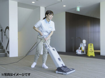 横浜ポートサービス株式会社 勤務地：TAA横浜 服装・髪型・髪色自由♪
ピアス・ネイルもOK！
いつものあなたらしい姿で
活躍できます◎
もちろんすっぴんもOK♪