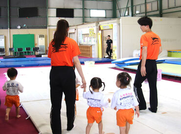 教室に入った途端に聞こえる、子どもたちの元気な声！
自分も元気になれる、貴重なお仕事始めませんか？★