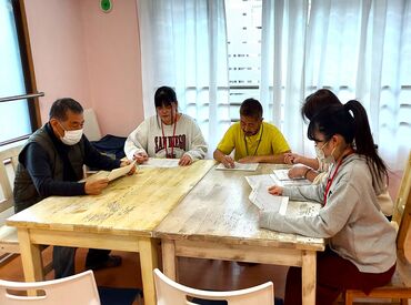 テラス児童デイサービス西蒲田 ＼大学生～60代と幅広く活躍中／
産休・育休の取得実績あり◎
入社前に不安な方はトライアル期間や職場見学もあるので安心★