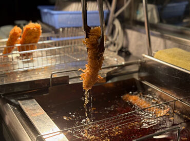 ＜生活に合わせやすい柔軟シフト！＞
学生に主婦（夫）さん、フリーターさんなど
生活や希望の収入にあわせて勤務OK！