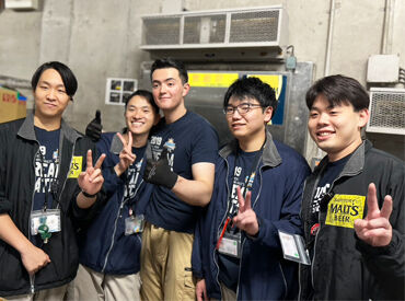 チェッカーのお仕事はチームワーク命★
バイト仲間はとにかく仲良し！
学校以外でも友達作りたい方、大歓迎！