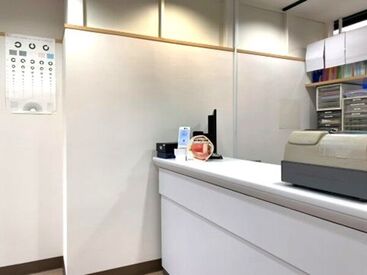 ひまわりクリニックお茶の水 働きながら、コンタクトや目の病気の知識が身につきます♪
日々新しい発見がたくさんあるお仕事ですよ＊