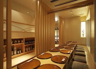 広々とした店内は落ち着いた空間です◇*゜
観光客も多数来店◎
ぜひ一緒に働きましょう♪
ご応募お待ちしております!