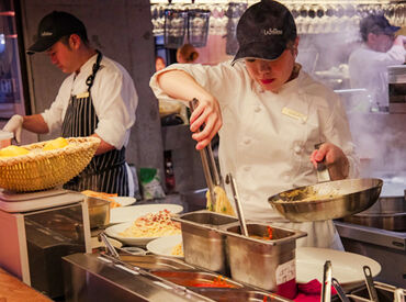 カフェ　ラ・ボエム　 北青山 落ち着いたカフェ風の店内は、
働くスタッフにとっても心地よい空間♪
オシャレな空間で楽しく働きたい方にピッタリです！