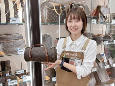 オフハウス新津店 新津店は、4店舗が同じ施設内に入っているので
商品の種類がたくさん！
お客さんとして利用している方も多いのでは…！