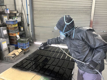 長尾工業所株式会社 他から転職してきたスタッフさんいわく
「前の職場と全然違う…めちゃくちゃ優しい…！」
だから長く人が多いんです♪