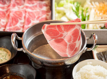 しゃぶ亭まる　下田井店 まかないあり！
食に興味がある方にピッタリ◎
人気のしゃぶしゃぶが無料で食べられます♪