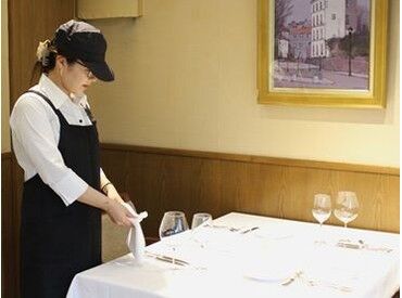 ＼着物orスーツでお客様をお迎え♪／
お気に入りの着物で働けます◎
スーツ（洋装）スタイルも可能ですよ！