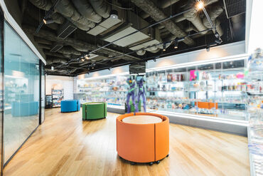 株式会社トップス 『社内の雰囲気は明るく個性的！
入社後にどんどん個性的になる社員が多いんです』
