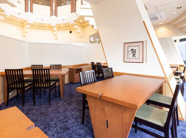 土日は時給50円UP＆交通費全額支給！
かに料理が2割引きで食べられる特典あり♪