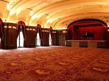 京浜サービス株式会社　（勤務先：ホテルニューグランド） ＜フリーターさん、学生さん大歓迎！＞
別のお仕事との掛け持ちや、授業・サークルとの両立もしながら働けますよ♪