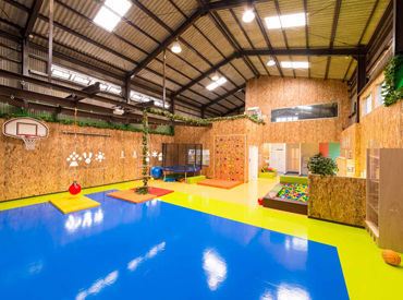 勤務地一例
＜中高生の放課後デイサービス＞
児童指導員の資格・経験をお持ちの方大歓迎！