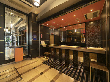 アパホテル（APA HOTEL）〈京都駅前中央口〉 ＼スキマ時間を有効活用／
高時給だから効率よく稼げる！
昇給/社保完備/正社員登用
…大手ならではの高待遇◎