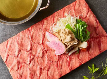 地酒と創作和食 吟 ＼高校生・大学生歓迎！／
10～20代が活躍中★
歳が近い仲間ばかりで、すぐに仲良くなれる雰囲気♪
友達と一緒の応募もぜひ◎