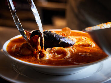 オープン時給1500円～！通常時給1300円～！
まかない無料＆シフト自由♪