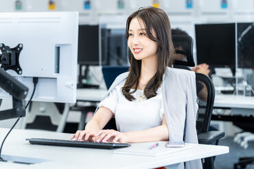 《充実の設備♪きれいなオフィス》
大型休憩室完備しています◎
社員が利用できる食堂もあります！