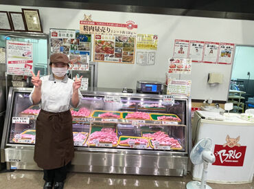 ショーケースに並ぶ新鮮な豚肉が大好評！
2021年9月のオープン以来、地域の常連様を中心にたくさんの方にご来店いただいてます♪