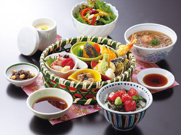 ＼高校生～シニアさんまで大歓迎／
それぞれの生活スタイルに合わせて働くことが可能◎
働き方は何でも相談OK!!