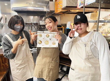 沖縄そば専門店　神里そば 県庁前駅・旭橋駅より徒歩5分程♪
現在20～50代の方まで幅広いスタッフさんが活躍中！
初バイトやブランク復帰も大歓迎です◎