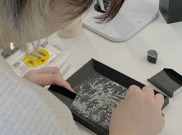 株式会社貴瞬 服装・髪型・ネイル自由★
自分らしいスタイルで毎日気軽に出勤できます！
駅チカで通勤ラクラク♪