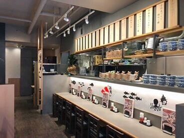 どちらも広すぎない店舗なので働きやすい◎
未経験でもできるお仕事ばかりです!
学生~主婦さん、シニアさんまで活躍中!