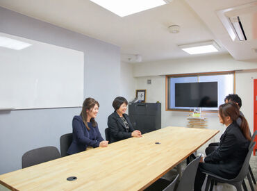 フリーター・主婦(夫)さん歓迎！
シフトの相談もお気軽に◎
落ち着いた雰囲気の中で働けますよ♪
まずはお気軽にご応募を！