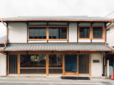 動物性油脂を一切使わずに仕上げたこだわりの一杯。
店内禁煙・においの心配がない清潔な環境は、女性スタッフからも好評!