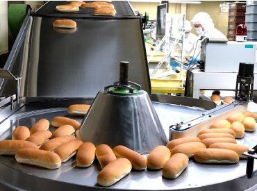 休憩スペース＆社員食堂でリフレッシュ♪
日替わり弁当半額負担で1食185円！
お財布にもやさしく、毎日のランチが楽しみに＊