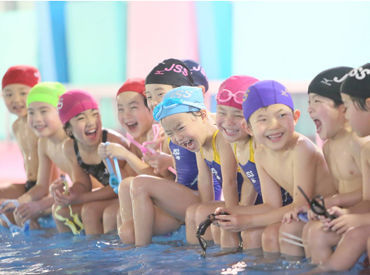 JSS具志川スイミングスクール 子どもからお年寄りまで、たくさんの方が通うスイミングスクール★
一番大切なのは、「泳ぐ楽しさを伝える」こと♪