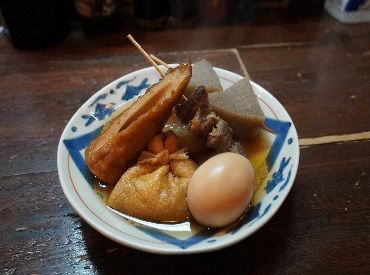 ＼みなさん大歓迎♪／
髪色・髪型自由・ピアスOK！
面接日や勤務開始日は気軽に相談OK♪