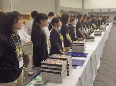 六本木ヒルズ森タワー52階で楽しくお仕事★
人気展覧会で思い出づくり&しっかり稼げます!