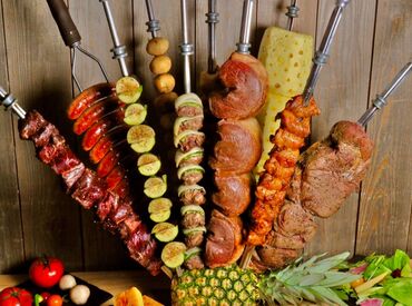 《まかないが美味しい!》
「今日は何食べたい?」などスタッフへの感謝の表現としてまかないは豪華に振る舞います!