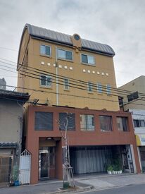 幅広い年代の女性スタッフ活躍中！
家庭と両立しながら働く方や、
異業種から転職してきた方など、
様々な方が働いています◎