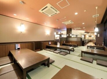 お風呂の王様　多摩百草店　お食事処【王寿庵】 ＼温泉あがりにゆったり過ごせるお店です／
自然豊かな外の景色に癒されつつ
旬の食材を使った食事に舌鼓♪