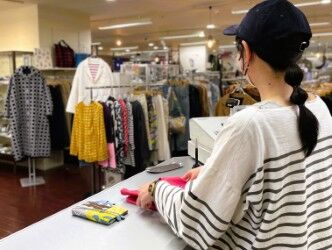 社員登用制度あり◎
「ずっと大好きな服に囲まれて働きたい！」
そう思った方は社員も目指せる環境です！